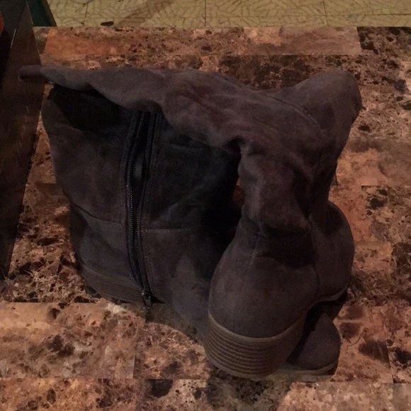 Boots - Picture 3 of 6